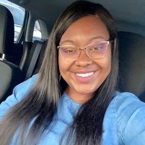 Meet your Posher, Maya